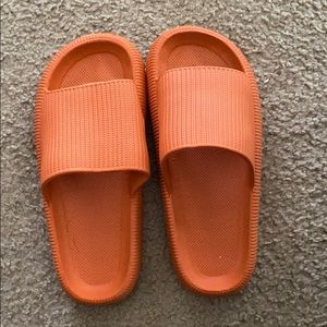 Slides (Pillow Slides) Sanders